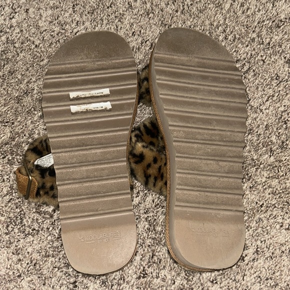 Kookaburra by UGG Fuzzy Sandals - Picture 3 of 5